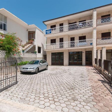 Apartments Ricina Dugi Rat Exterior foto